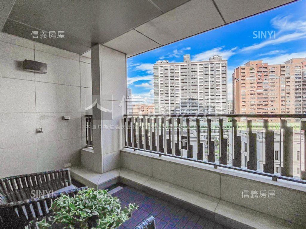 七期東方帝國裝潢豪邸房屋室內格局與周邊環境
