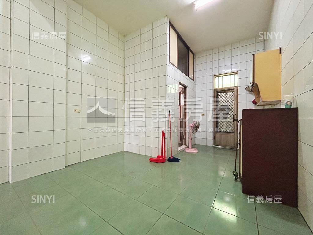 近衛武營活巷成家透天房屋室內格局與周邊環境