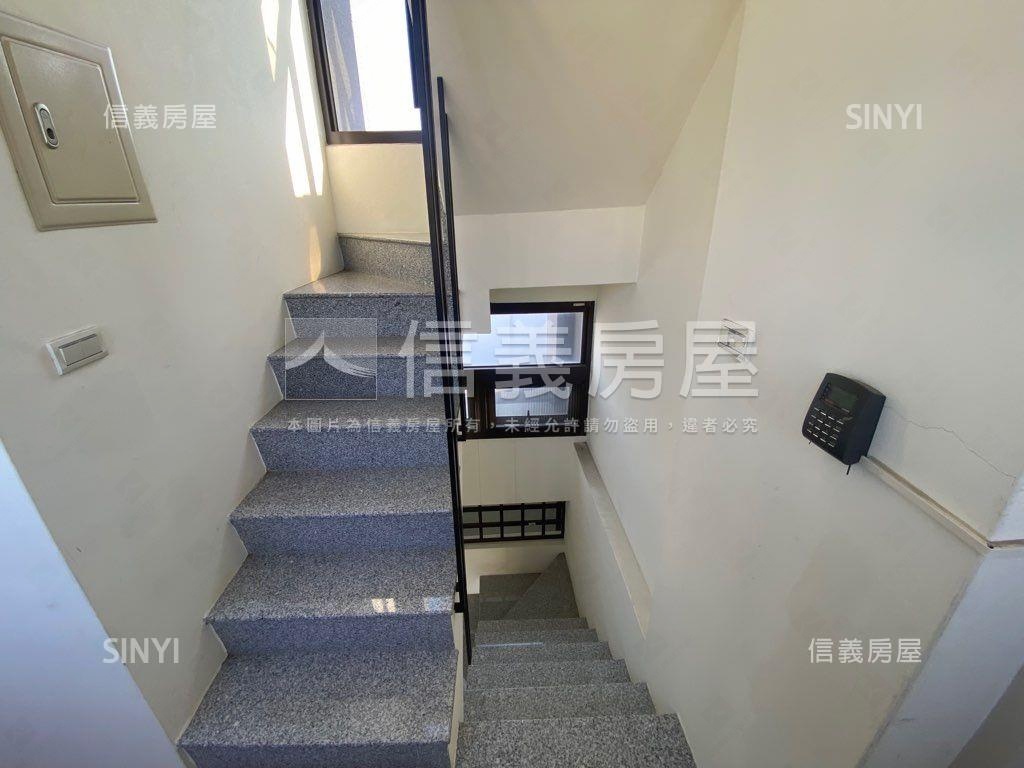 稀有蛋黃區收租投套房屋室內格局與周邊環境