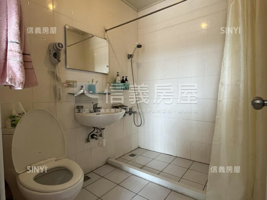 彩色世界景觀透天房屋室內格局與周邊環境