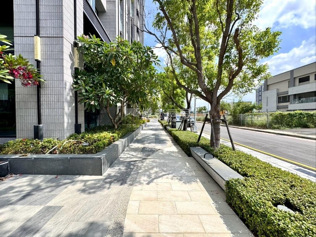 亞昕一沐！稀有露臺戶房屋室內格局與周邊環境