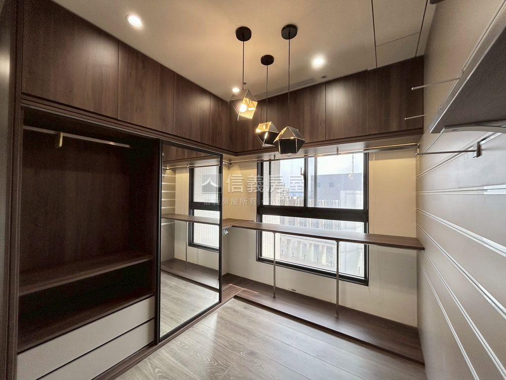 精美裝潢湛高峰大三房房屋室內格局與周邊環境