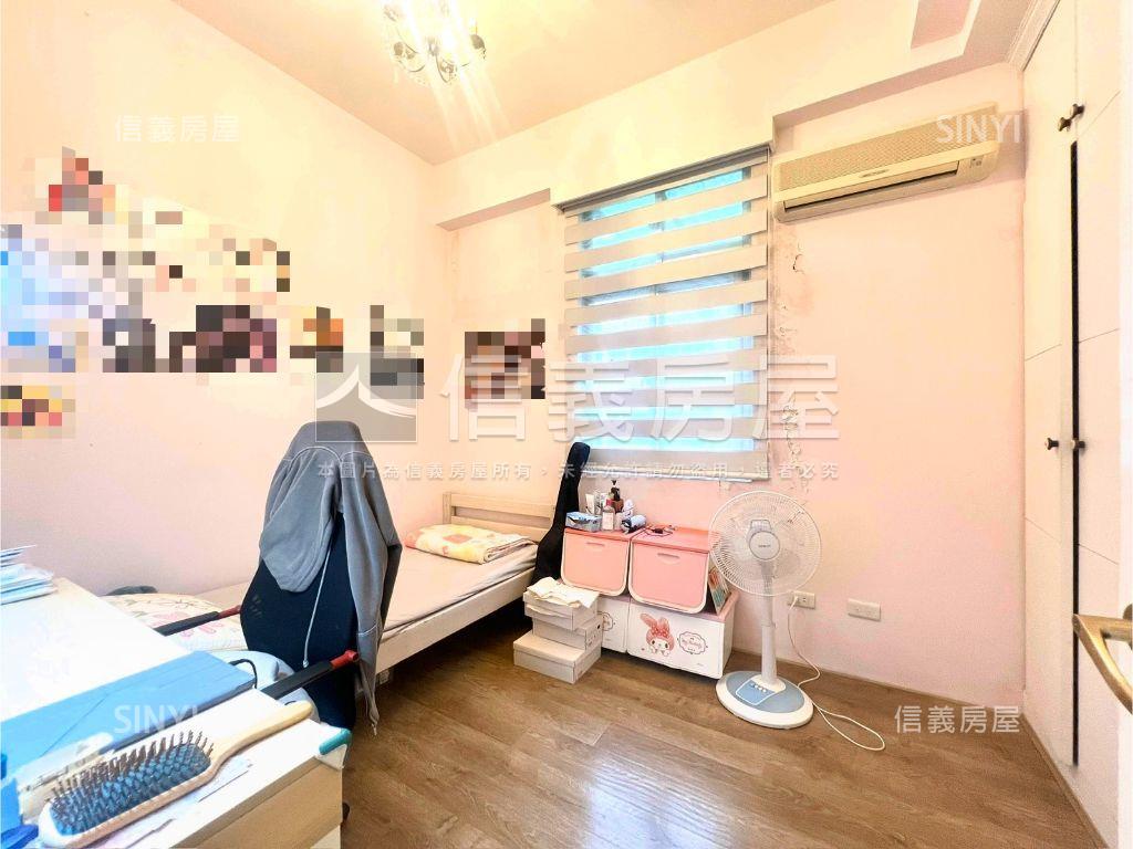 皇家山莊三房車位房屋室內格局與周邊環境