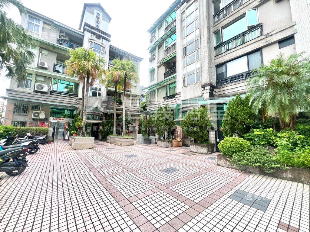 皇家山莊三房車位房屋室內格局與周邊環境