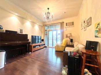 皇家山莊三房車位