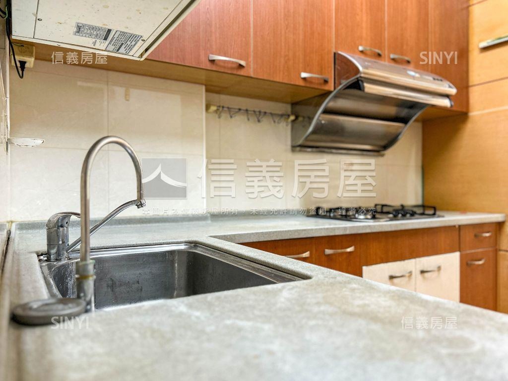 副都心｜崇明臨路黃金店墅房屋室內格局與周邊環境