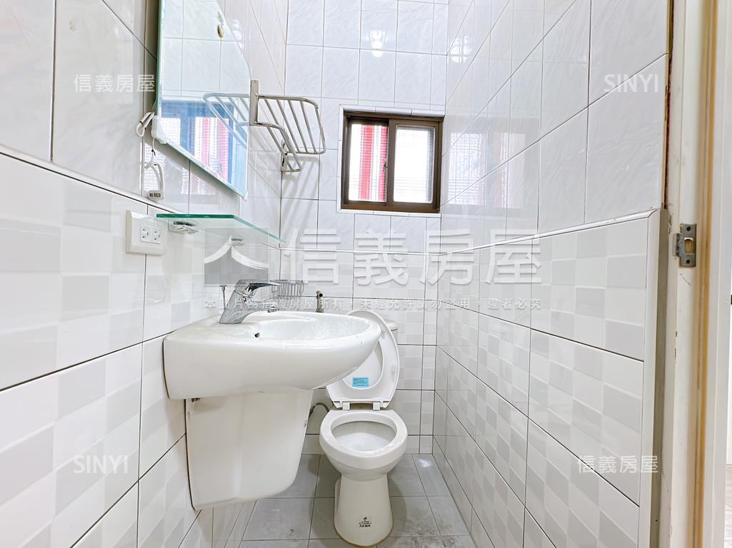 仁雄免爬樓梯翻新正路透天房屋室內格局與周邊環境