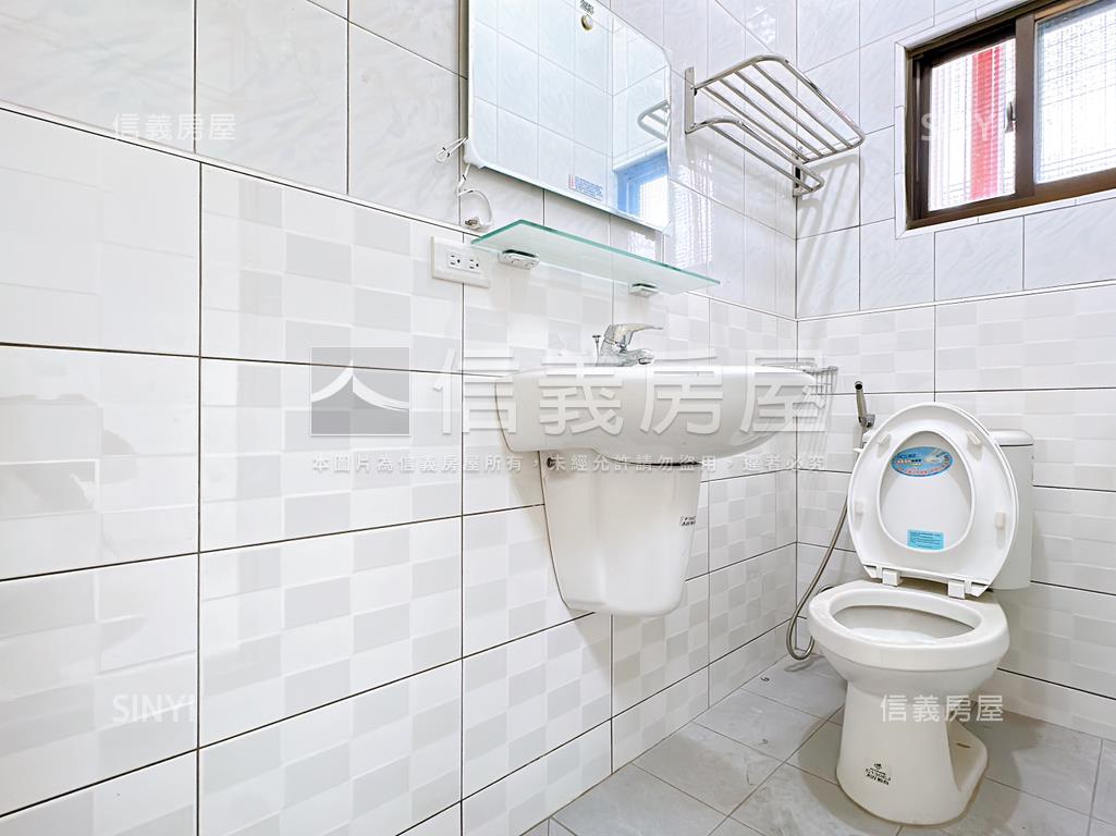 仁雄免爬樓梯翻新正路透天房屋室內格局與周邊環境