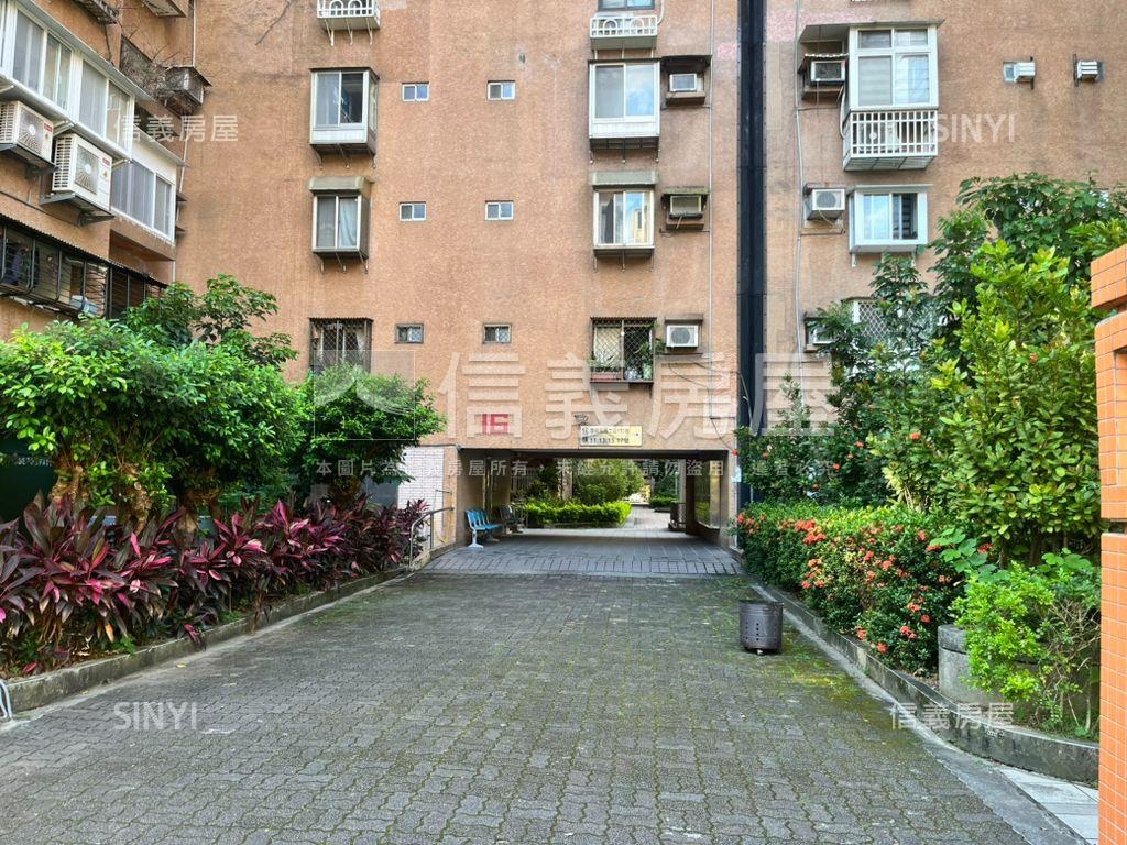 ＮＥＷ成功高樓亮麗３房房屋室內格局與周邊環境