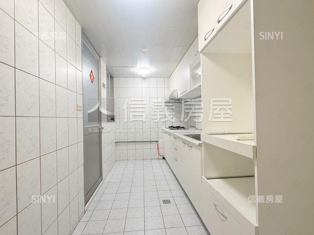 德安御璽美妝帶車位房屋室內格局與周邊環境