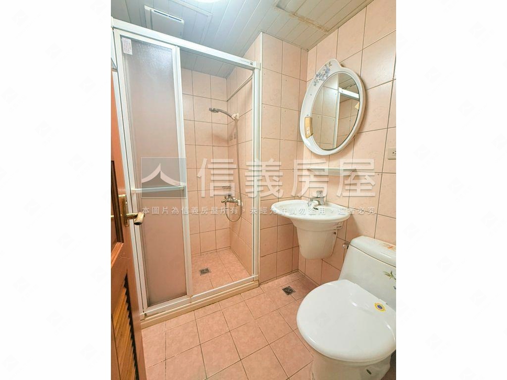 德安御璽美妝帶車位房屋室內格局與周邊環境