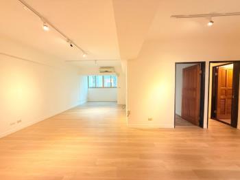 德安御璽美妝帶車位