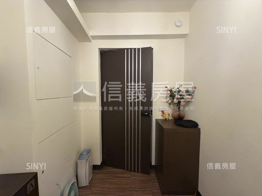 東區近巴克禮收租美４房房屋室內格局與周邊環境