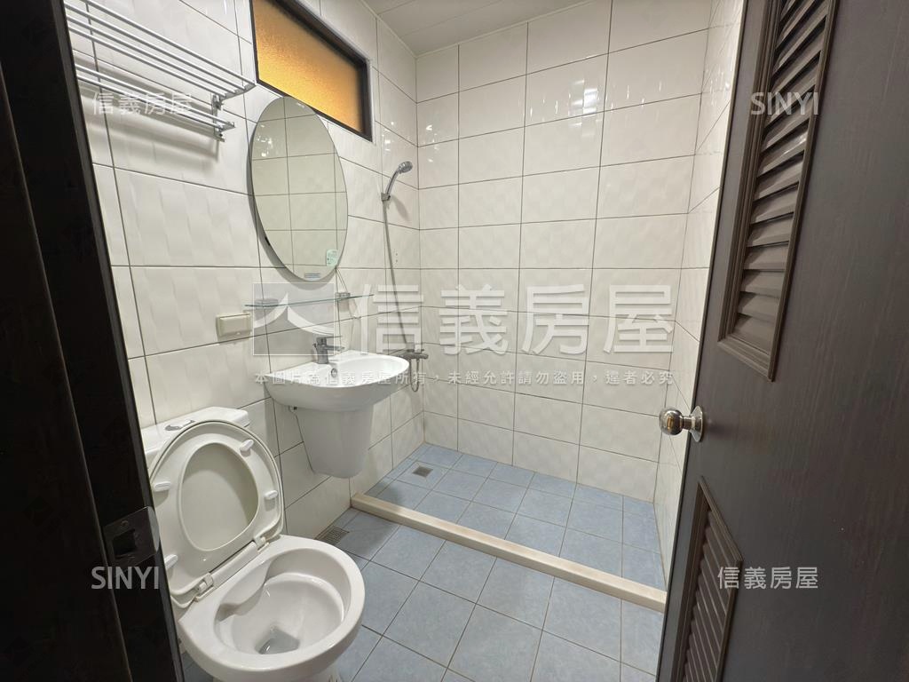 東區近巴克禮收租美４房房屋室內格局與周邊環境