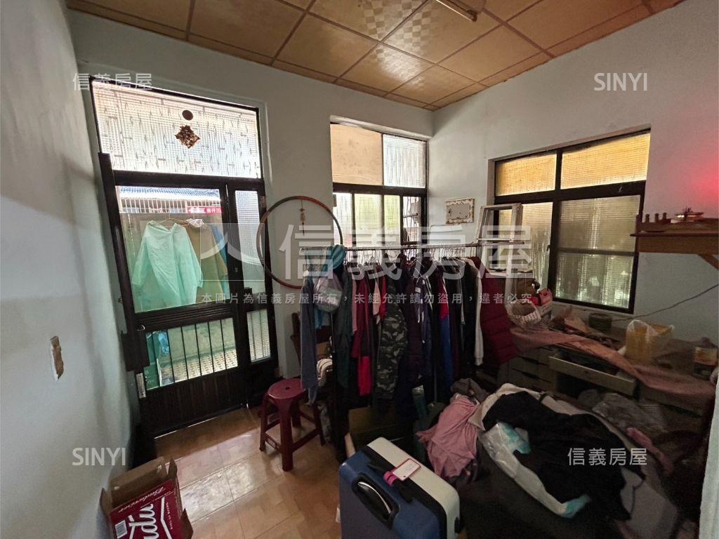 漢神巨蛋百貨捷運透天房屋室內格局與周邊環境