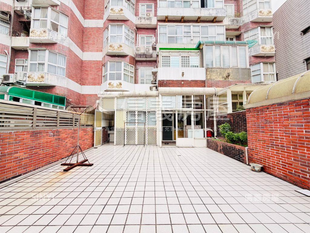 葫洲捷運－寬敞庭院四房房屋室內格局與周邊環境