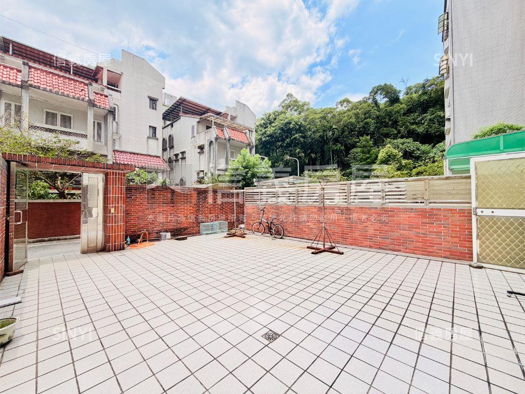 葫洲捷運－寬敞庭院四房房屋室內格局與周邊環境