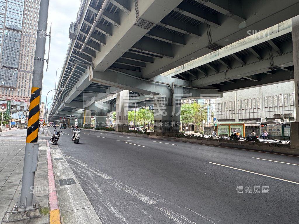 景平捷運金店面房屋室內格局與周邊環境