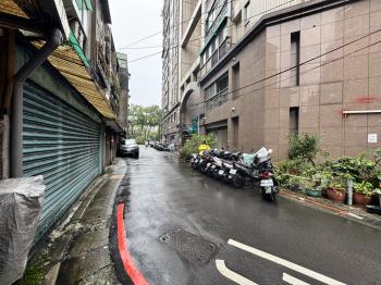 四號公園旁的道路用地