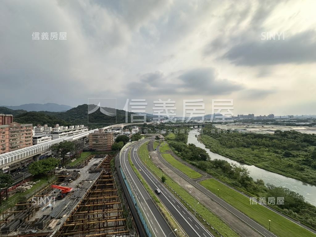 明日環頂峰悅居房屋室內格局與周邊環境