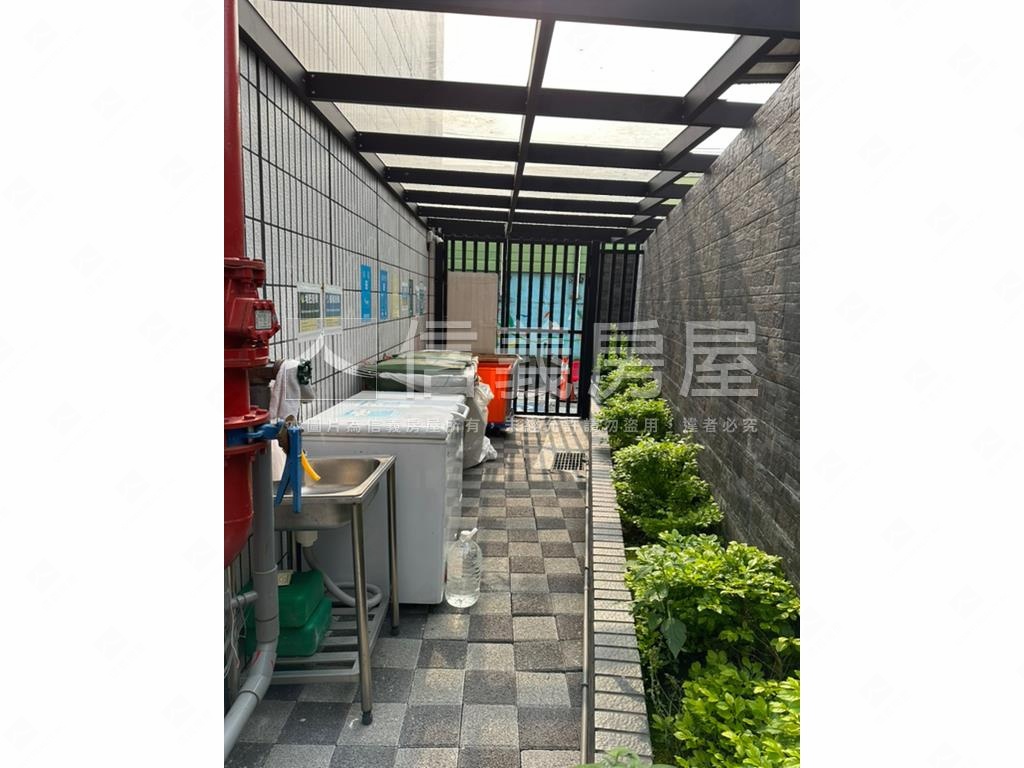 明日環頂峰悅居房屋室內格局與周邊環境