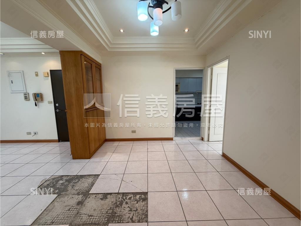 低總價稀有電梯有管理三房房屋室內格局與周邊環境