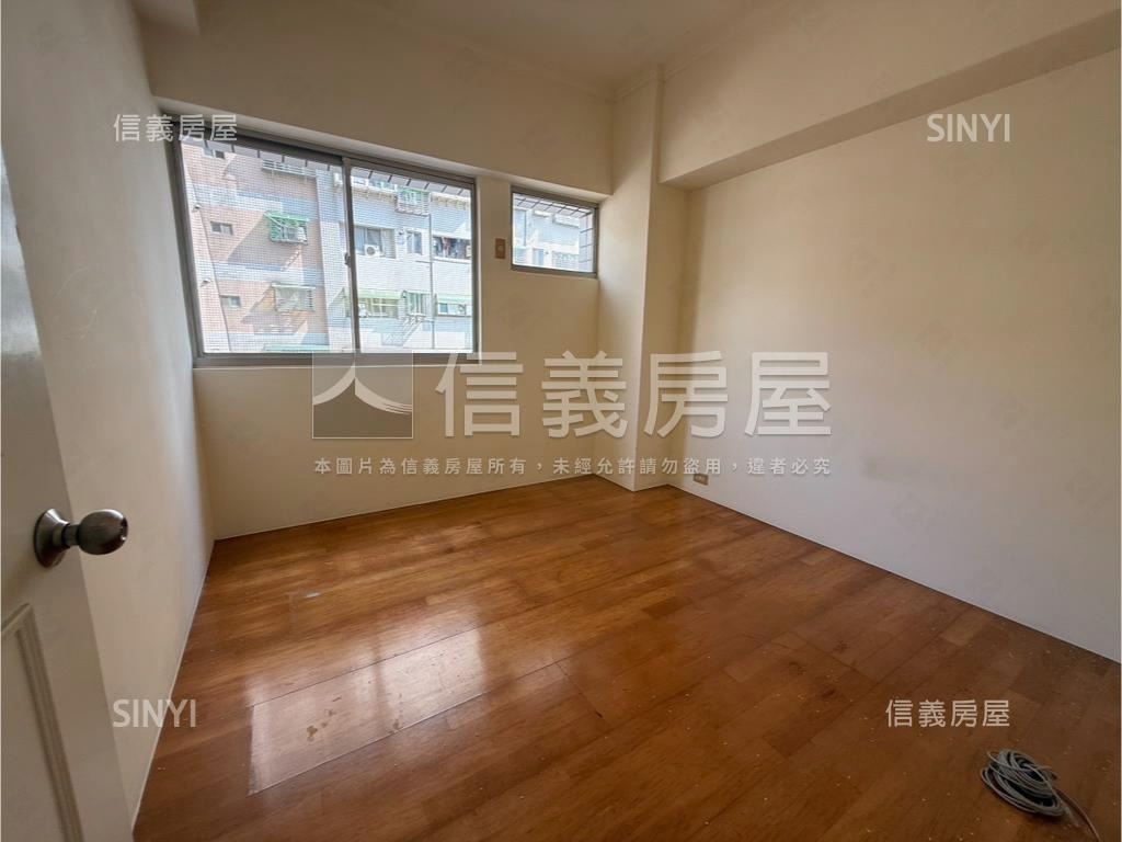 低總價稀有電梯有管理三房房屋室內格局與周邊環境