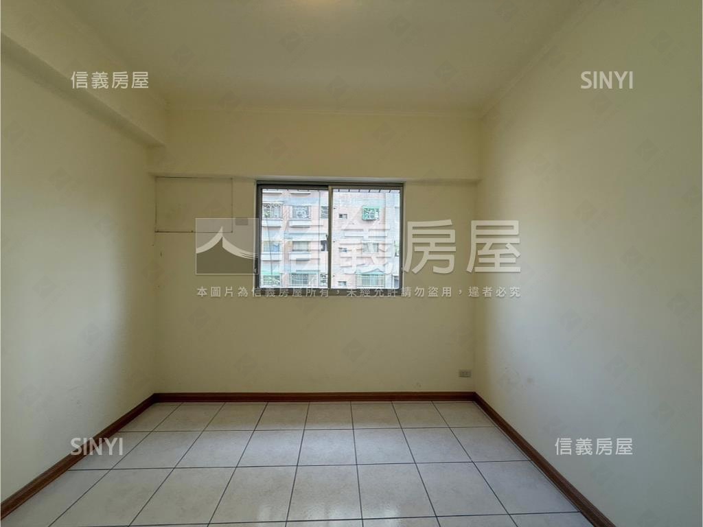 低總價稀有電梯有管理三房房屋室內格局與周邊環境