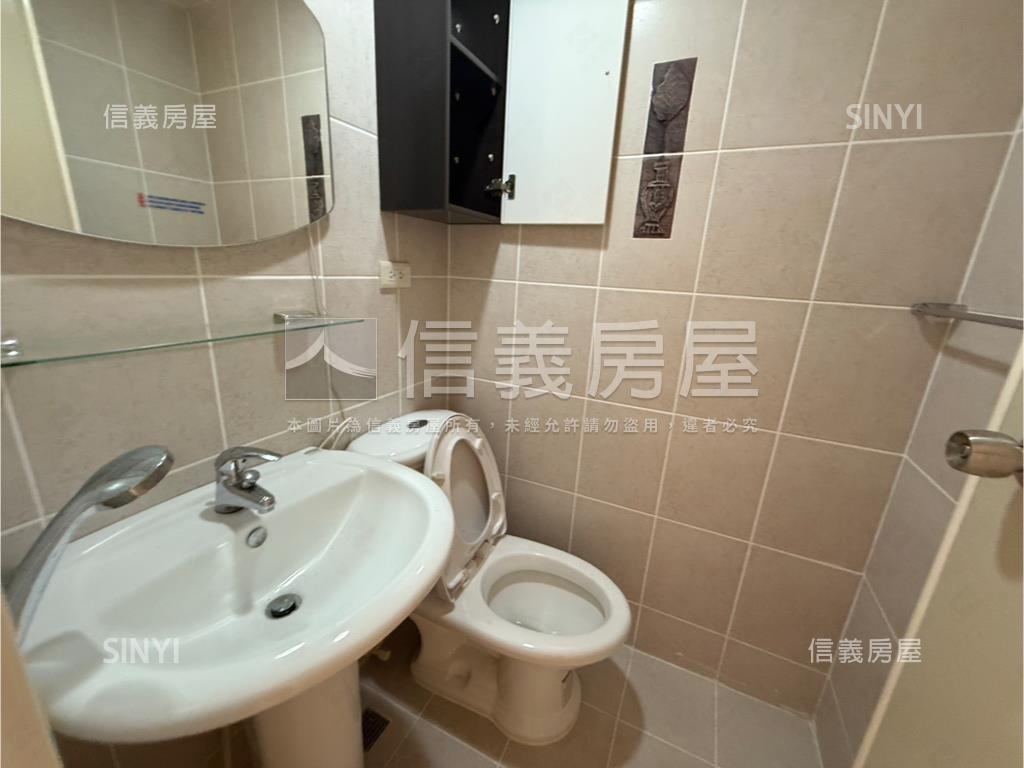 低總價稀有電梯有管理三房房屋室內格局與周邊環境