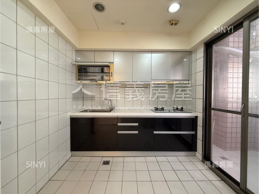 低總價稀有電梯有管理三房房屋室內格局與周邊環境