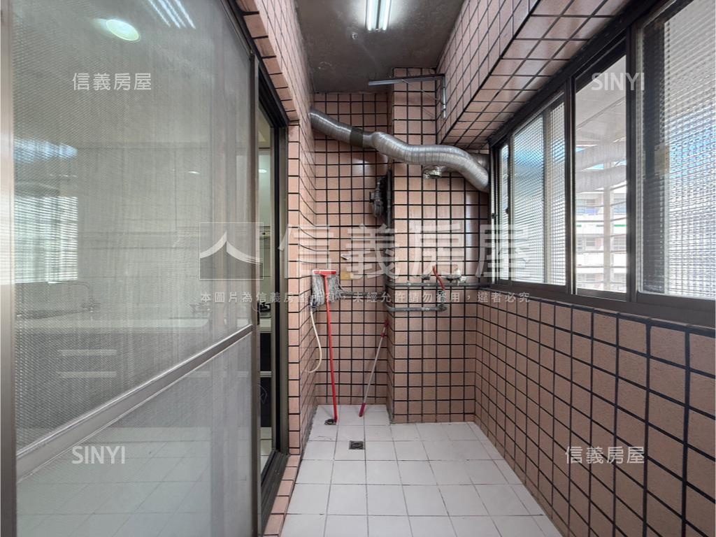 低總價稀有電梯有管理三房房屋室內格局與周邊環境