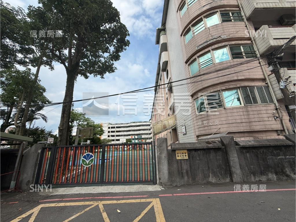 低總價稀有電梯有管理三房房屋室內格局與周邊環境