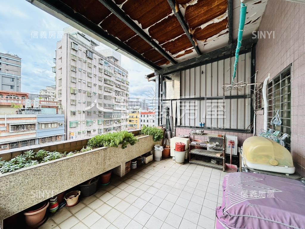 正自強路上大空間公寓房屋室內格局與周邊環境