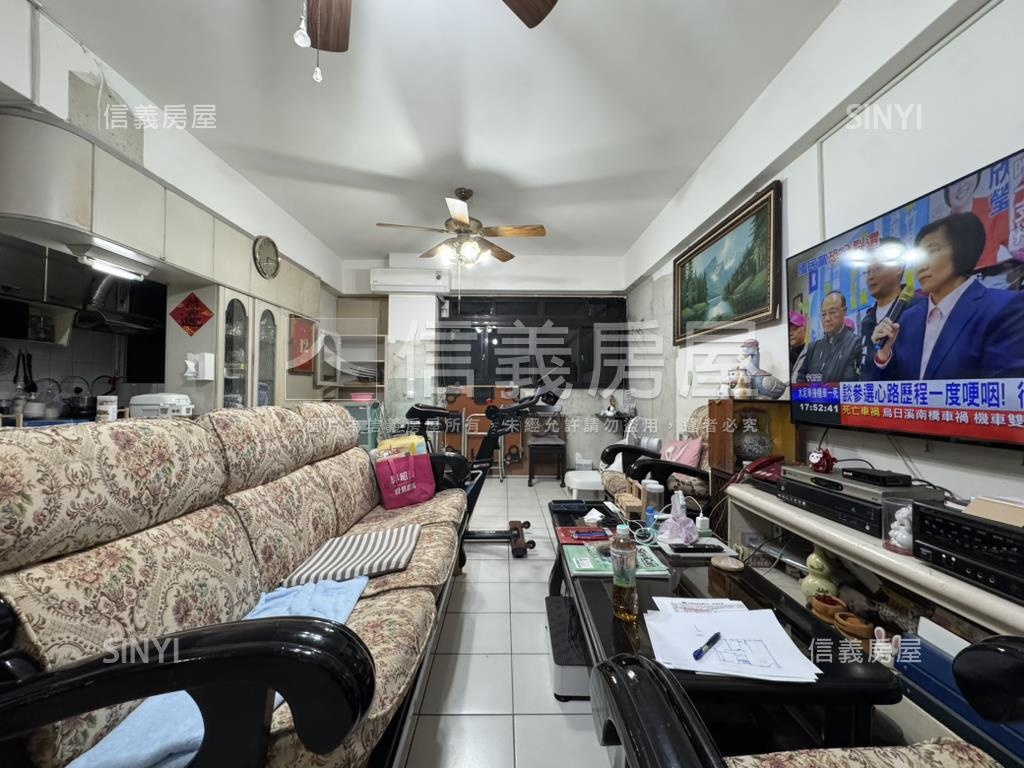 家樂福芳鄰邊間三房華廈房屋室內格局與周邊環境