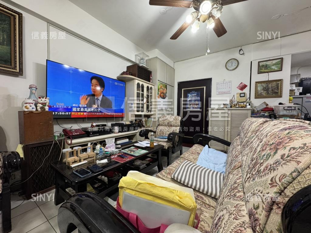 家樂福芳鄰邊間三房華廈房屋室內格局與周邊環境