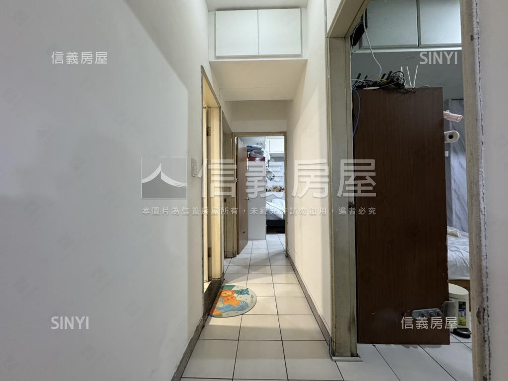 家樂福芳鄰邊間三房華廈房屋室內格局與周邊環境