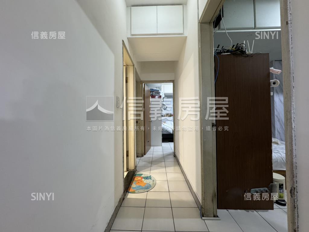 家樂福芳鄰邊間三房華廈房屋室內格局與周邊環境