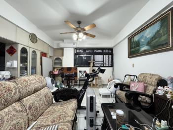 家樂福芳鄰邊間三房華廈