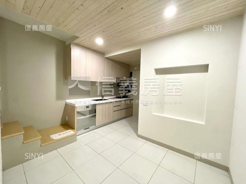 近輕軌文化中心翻修透天房屋室內格局與周邊環境