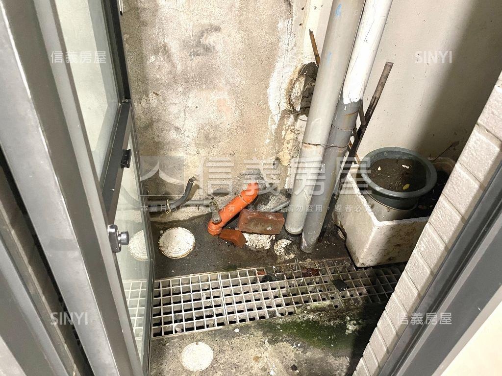 近輕軌文化中心翻修透天房屋室內格局與周邊環境