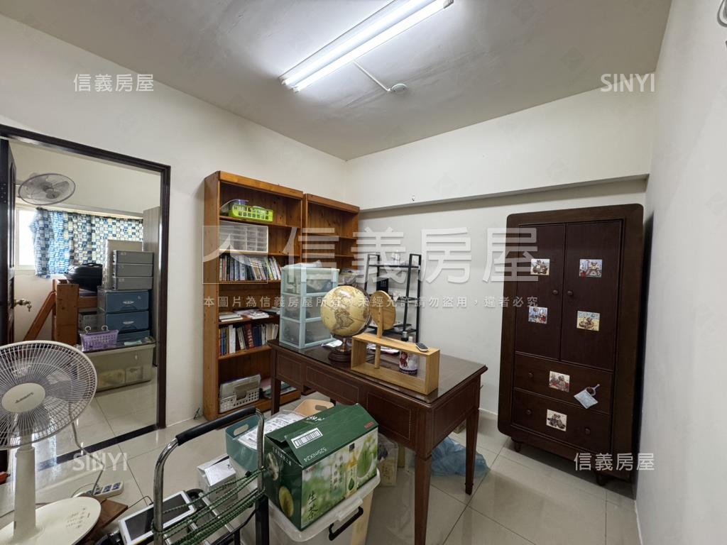 領帶城高樓３房平車房屋室內格局與周邊環境