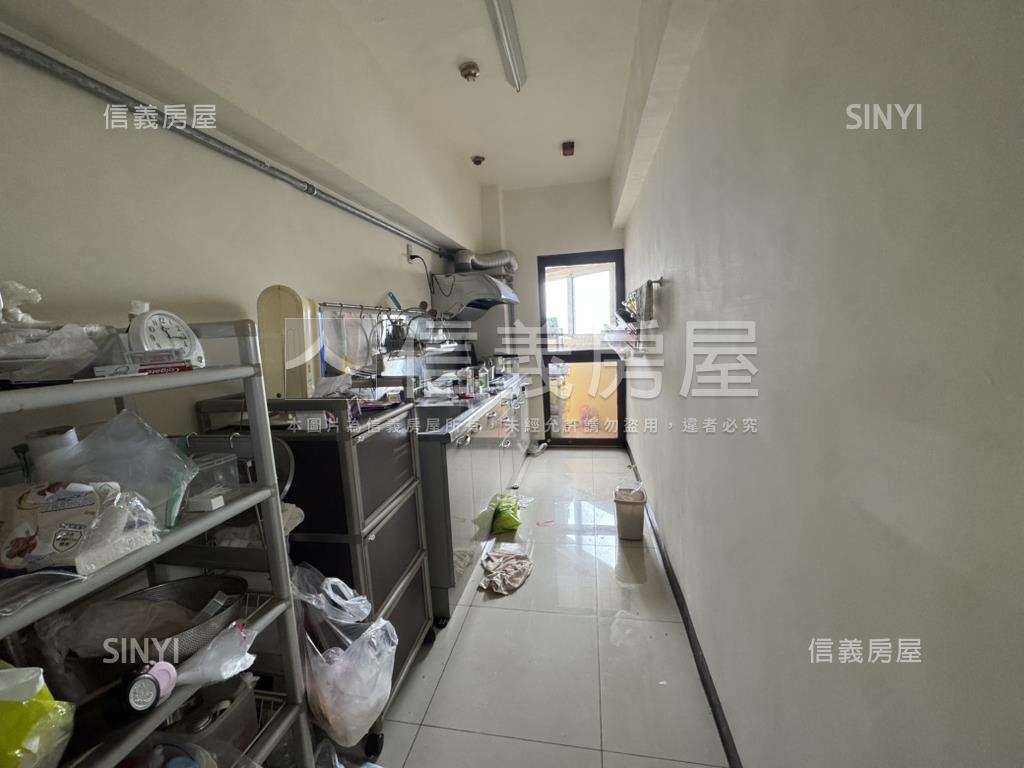 領帶城高樓３房平車房屋室內格局與周邊環境