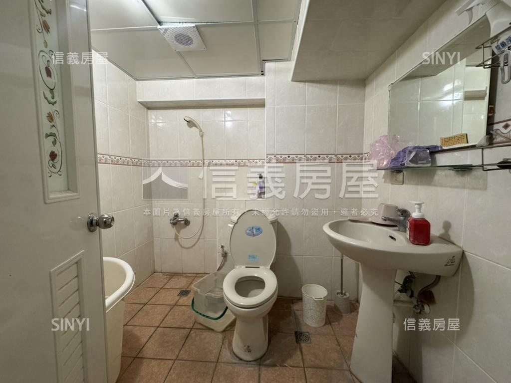 領帶城高樓３房平車房屋室內格局與周邊環境