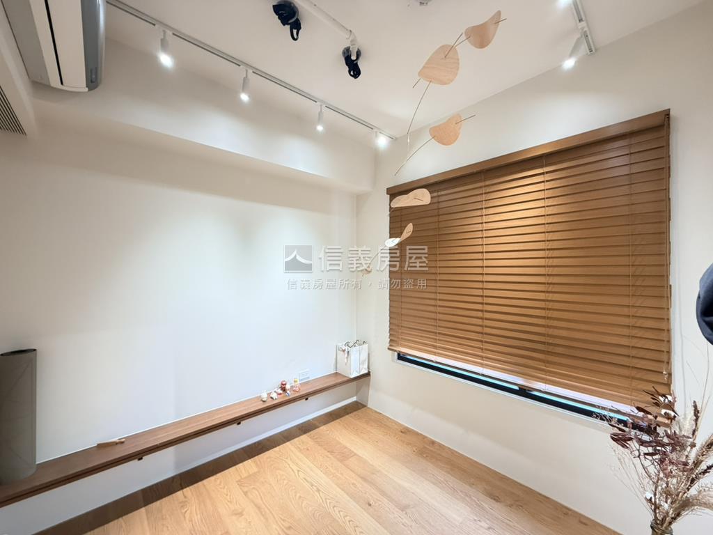 椰林花現㊝精裝層峰寓所房屋室內格局與周邊環境