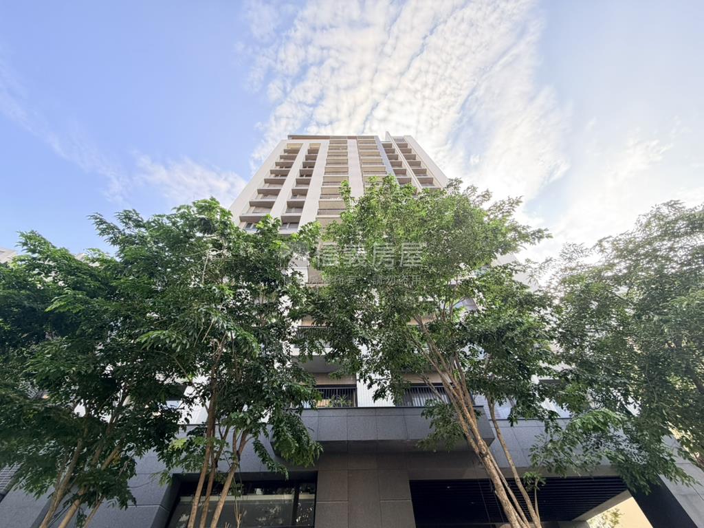 椰林花現㊝精裝層峰寓所房屋室內格局與周邊環境
