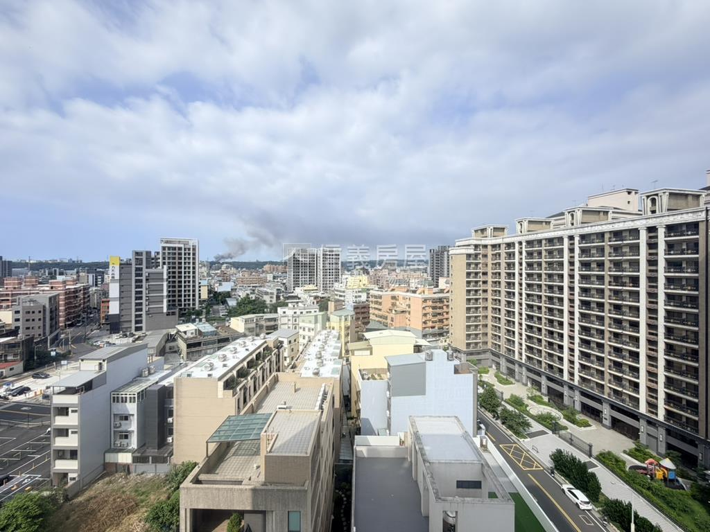 椰林花現㊝精裝層峰寓所房屋室內格局與周邊環境