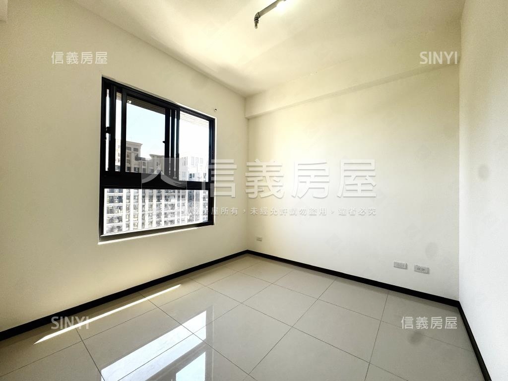 ★專任城中大璽兩房車位★房屋室內格局與周邊環境