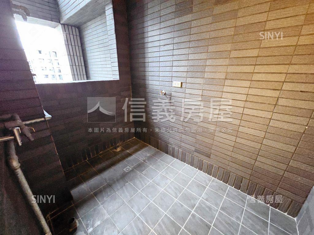 金馬迎春‧景觀兩房車位房屋室內格局與周邊環境