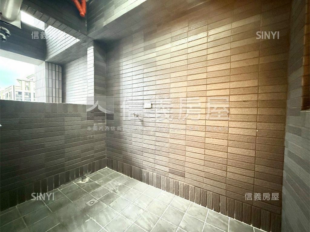 金馬迎春‧景觀兩房車位房屋室內格局與周邊環境