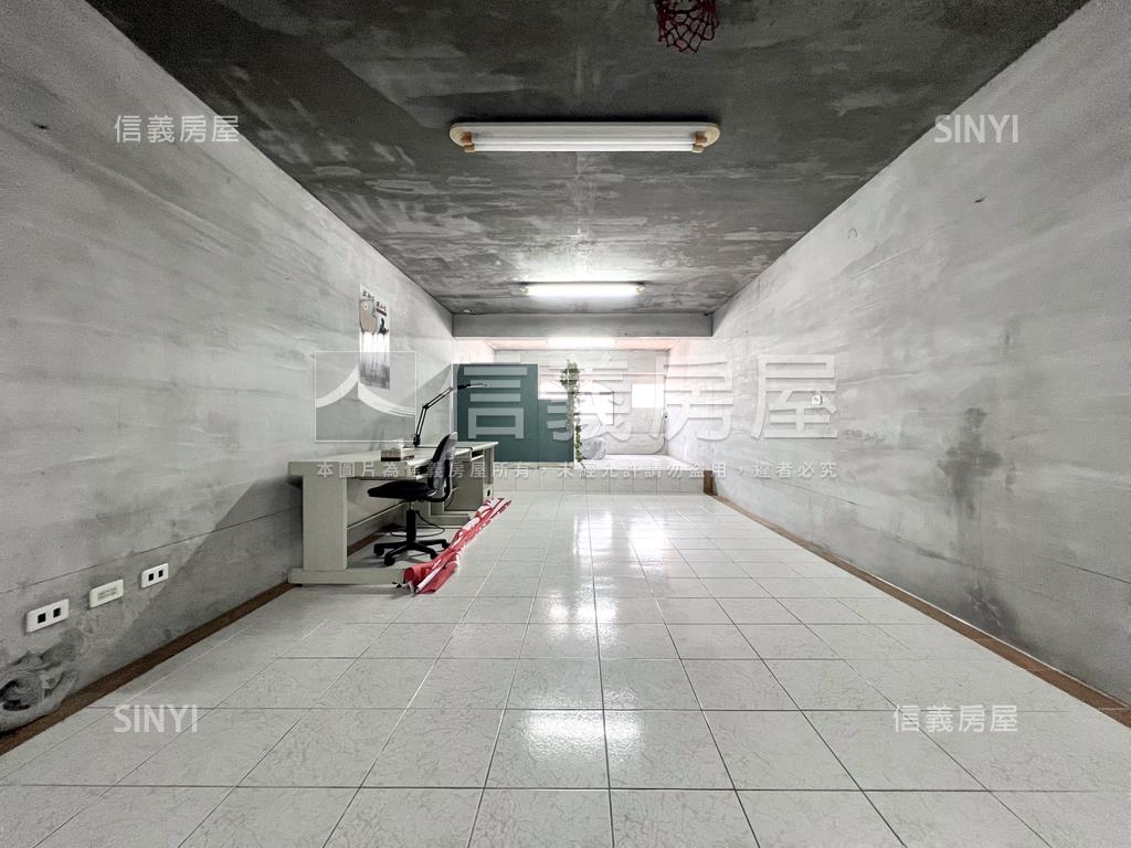 近美術館稀有正路店面房屋室內格局與周邊環境